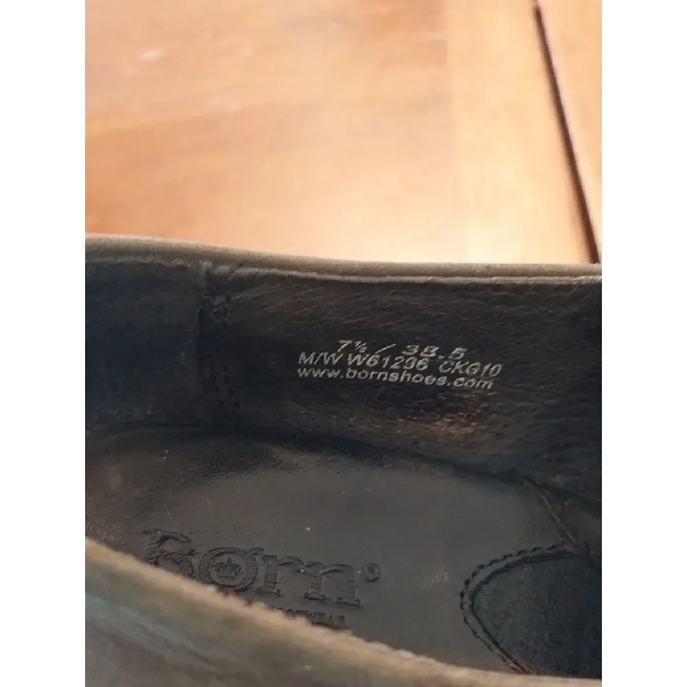 Born Women’s Slip-On Heeled Loafers in Dark Olive Green...Size 7.5